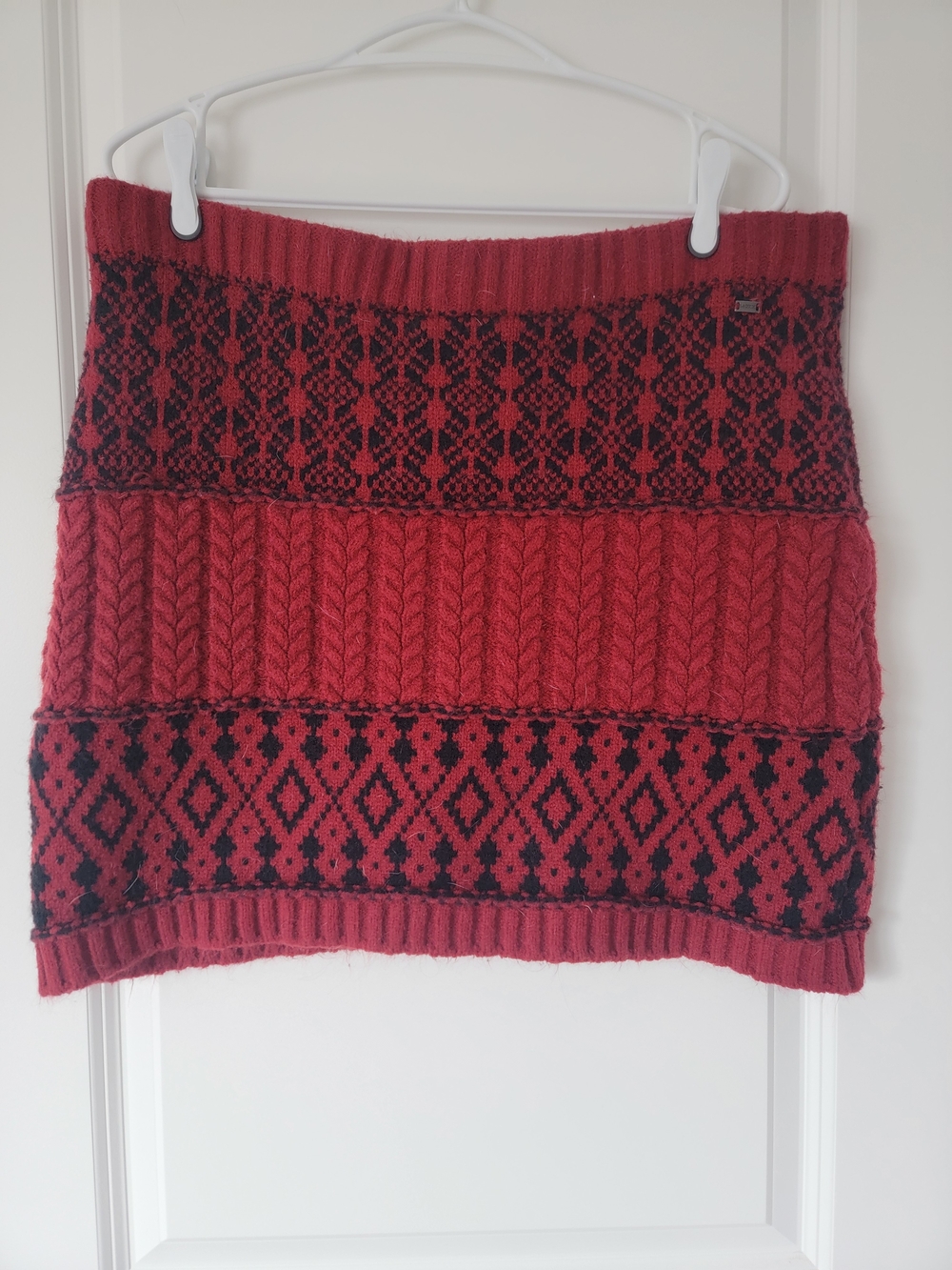 Mexx Red and Black Patterned Knit Mini‎ Skirt